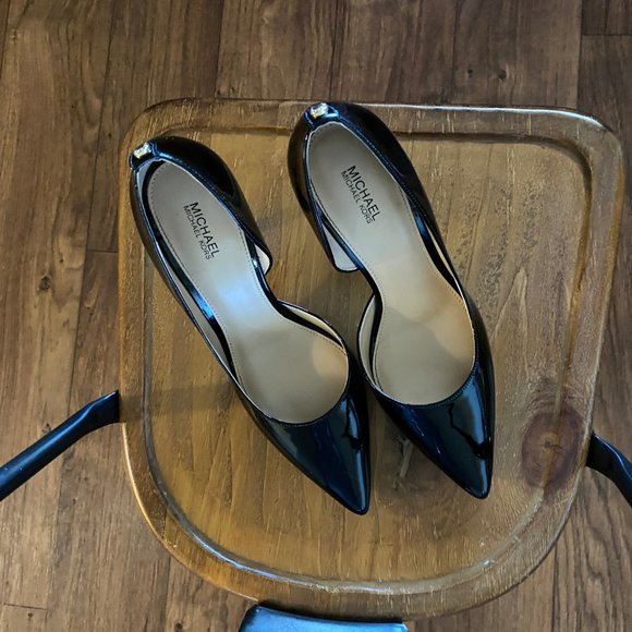 Michale Kors Paton leather Heels - Picture 2 of 6